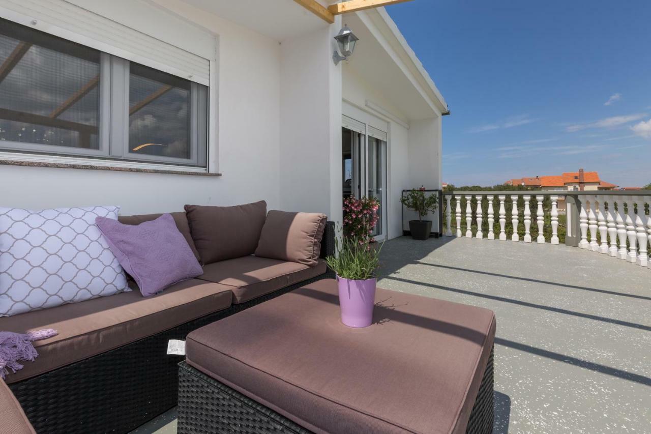 Modern And Spacious Apartment Bibinje Bagian luar foto