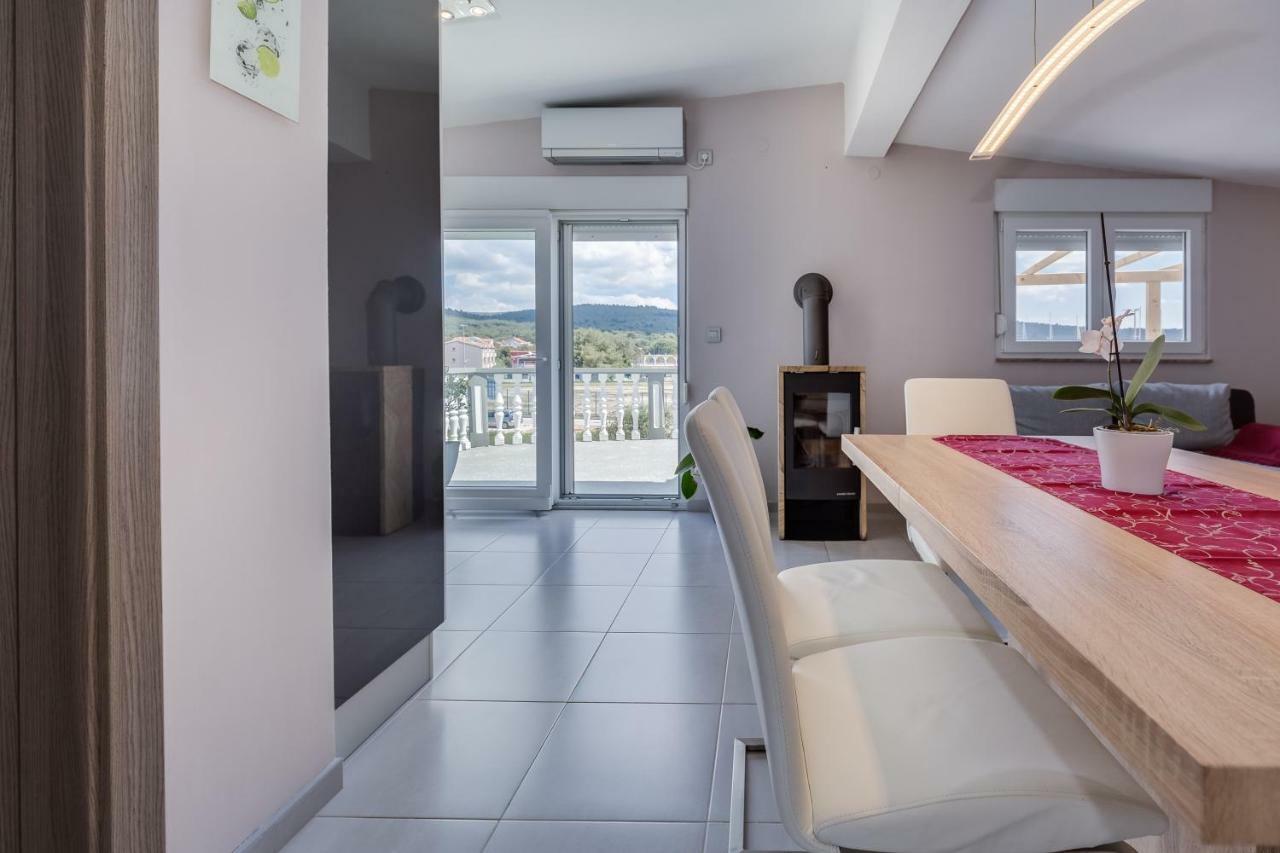 Modern And Spacious Apartment Bibinje Bagian luar foto