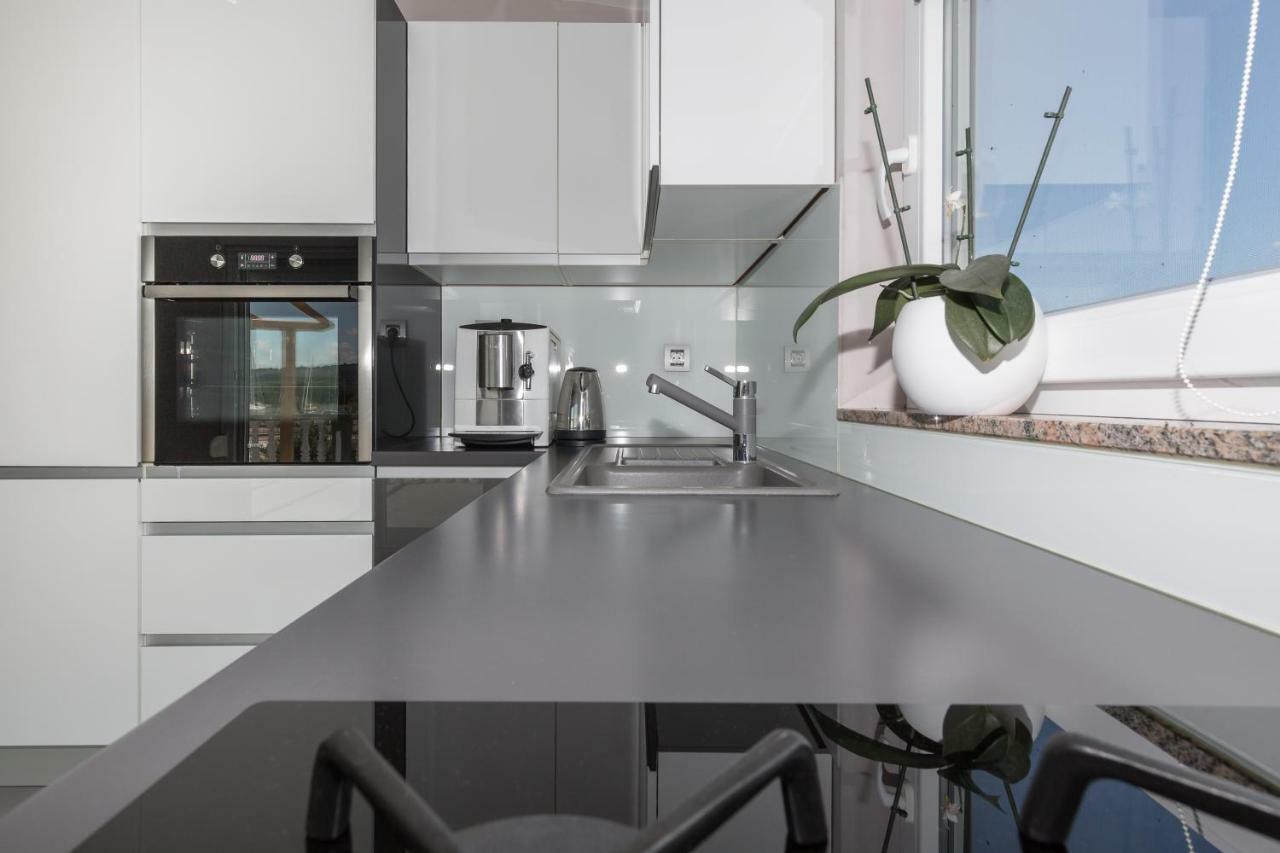 Modern And Spacious Apartment Bibinje Bagian luar foto